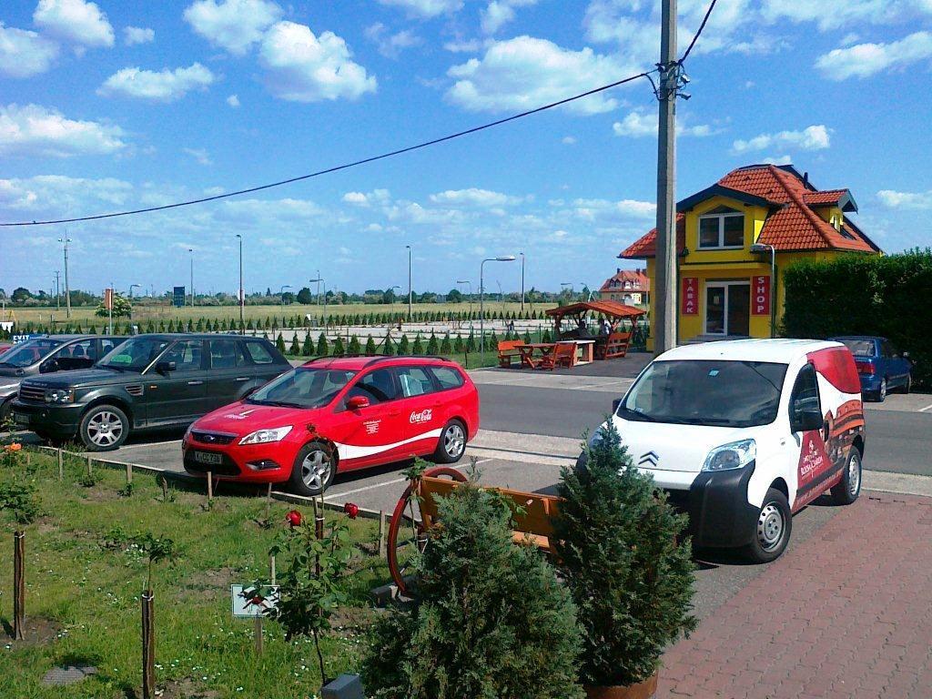 היישאלום Hotel Rozsa Csarda Bungalow & Caravan Park מראה חיצוני תמונה